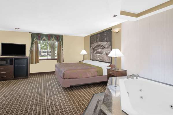 Suite - Super 8 Hotel Webster City