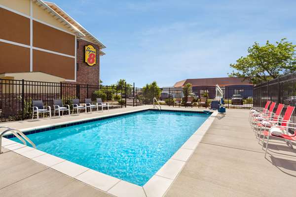 Pool - Super 8 Hotel Lenexa - I-35, Exit 224