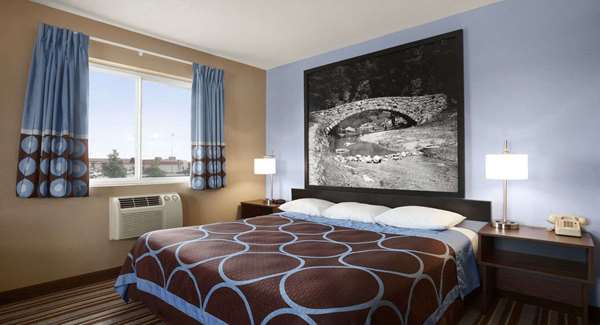  - Super 8 Hotel Council Bluffs - I-29, Exit 50