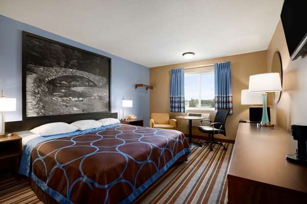  - Super 8 Hotel Council Bluffs - I-29, Exit 50