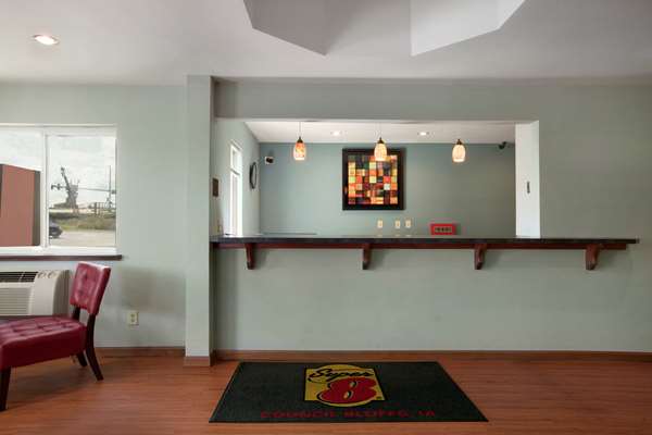  - Super 8 Hotel Council Bluffs - I-29, Exit 50