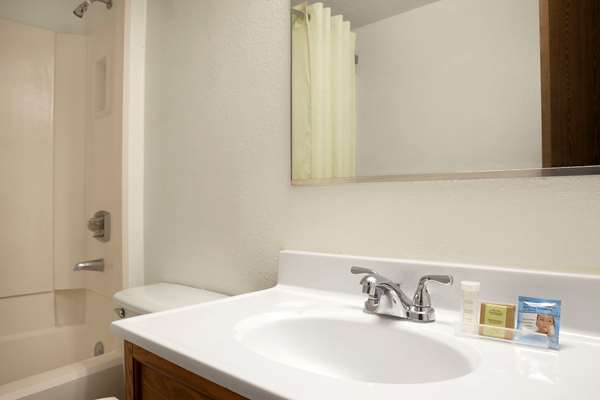  - Super 8 Hotel Council Bluffs - I-29, Exit 50