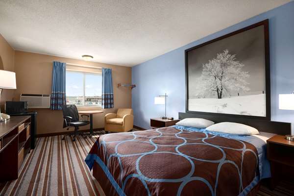  - Super 8 Hotel Council Bluffs - I-29, Exit 50
