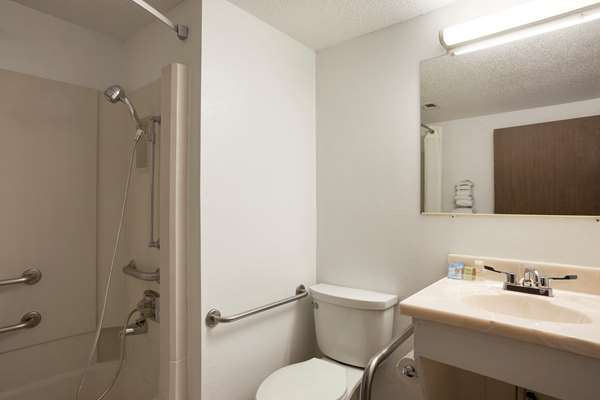  - Super 8 Hotel Council Bluffs - I-29, Exit 50