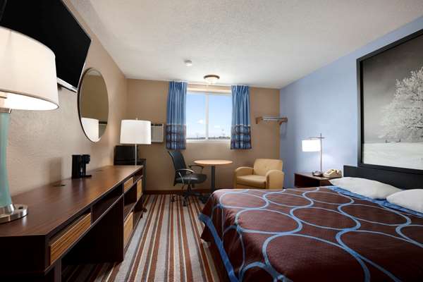  - Super 8 Hotel Council Bluffs - I-29, Exit 50