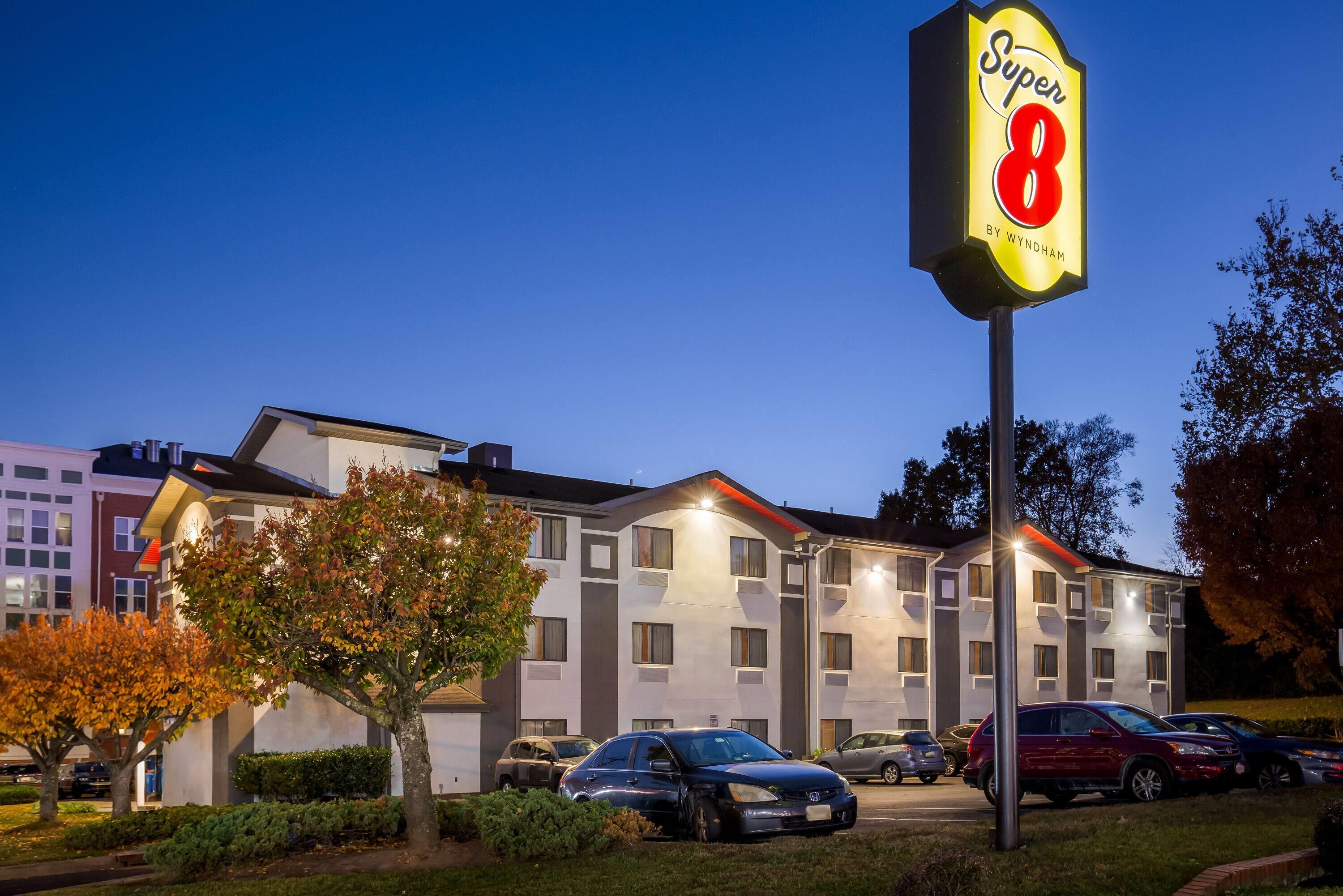 Exterior | Super 8 by Wyndham College Park Wash DC Area