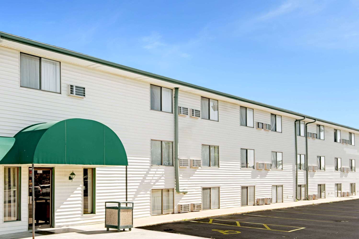 Super 8 Hotel Liberty, MO See Discounts