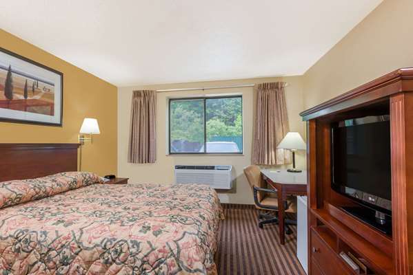  - Super 8 Hotel LaVale