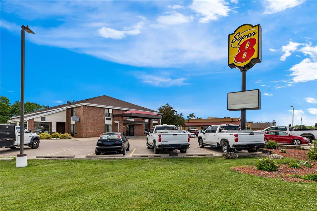Super 8 Watertown