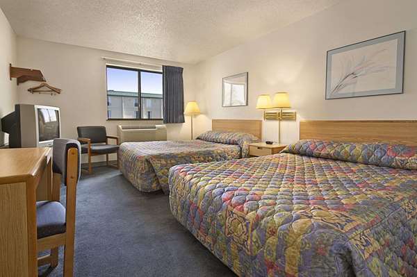  - Super 8 Hotel Springfield - I-44, Exit 80