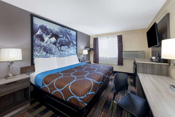  - Super 8 Hotel Terrace Street Airport Kansas City - I-29, Exit 8