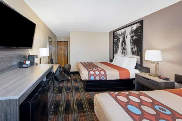 - Super 8 Hotel Terrace Street Airport Kansas City - I-29, Exit 8