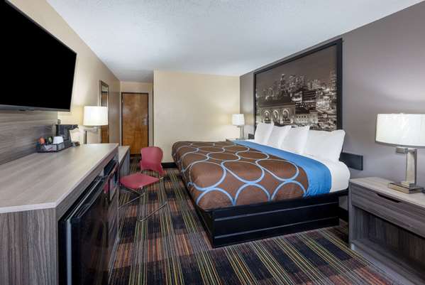  - Super 8 Hotel Terrace Street Airport Kansas City - I-29, Exit 8