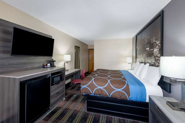  - Super 8 Hotel Terrace Street Airport Kansas City - I-29, Exit 8