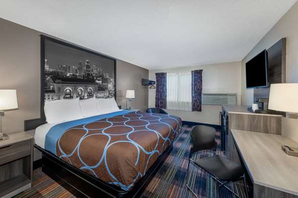  - Super 8 Hotel Terrace Street Airport Kansas City - I-29, Exit 8