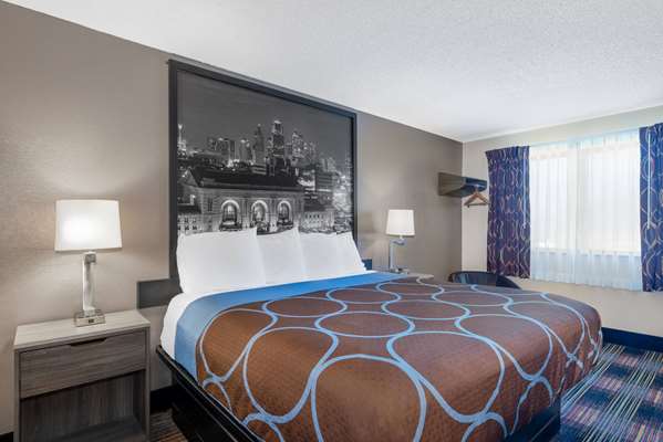 - Super 8 Hotel Terrace Street Airport Kansas City - I-29, Exit 8