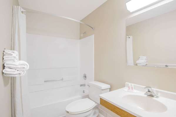  - Super 8 Hotel Knoxville