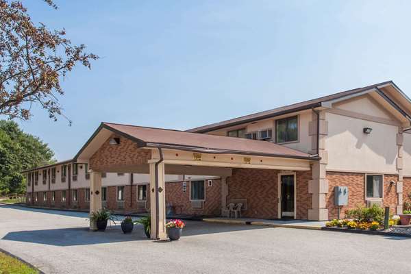 Exterior view - Super 8 Hotel Lewiston - I-95, Exit 80