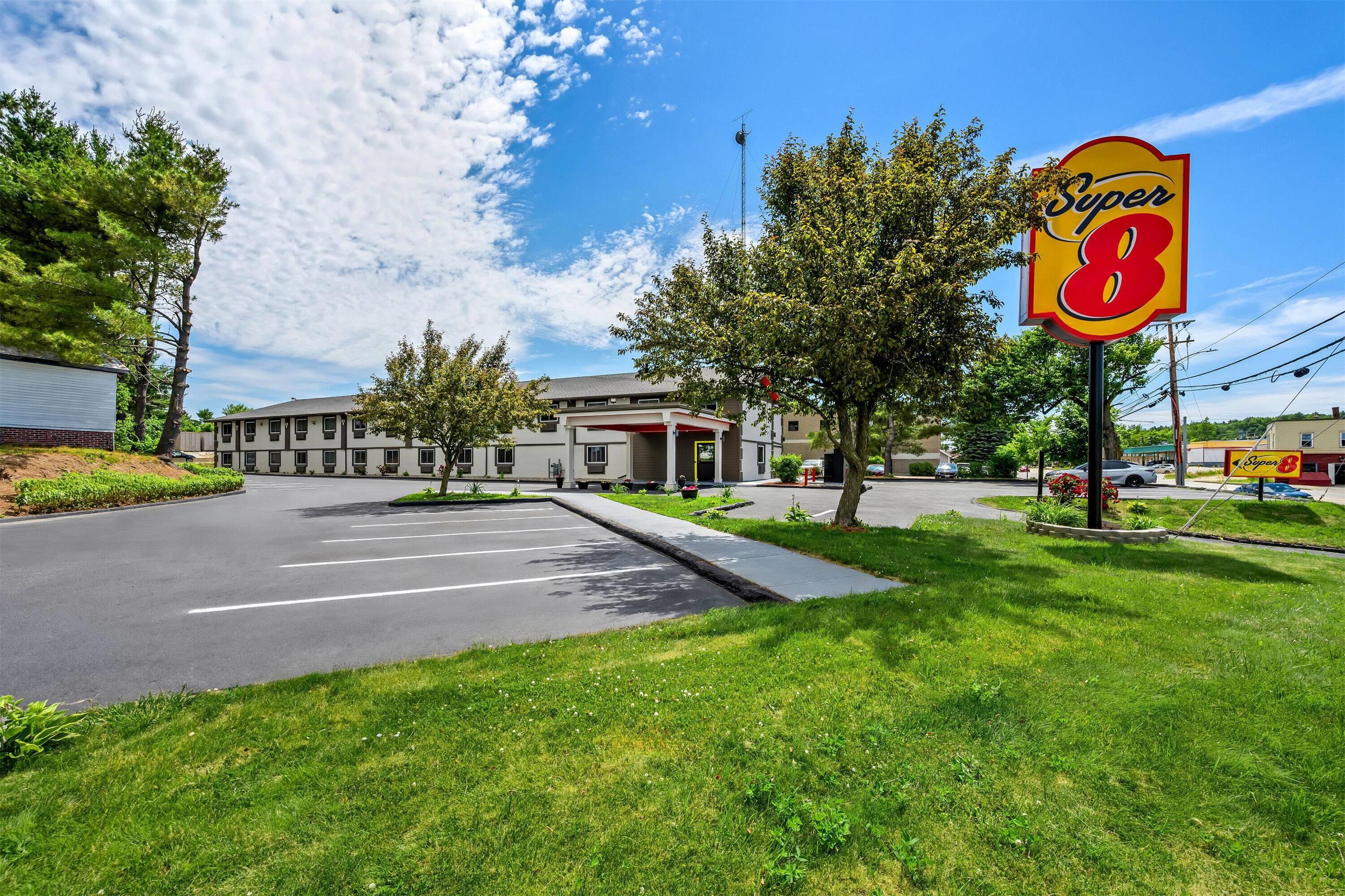 Exterior | Super 8 by Wyndham Lewiston Auburn Area