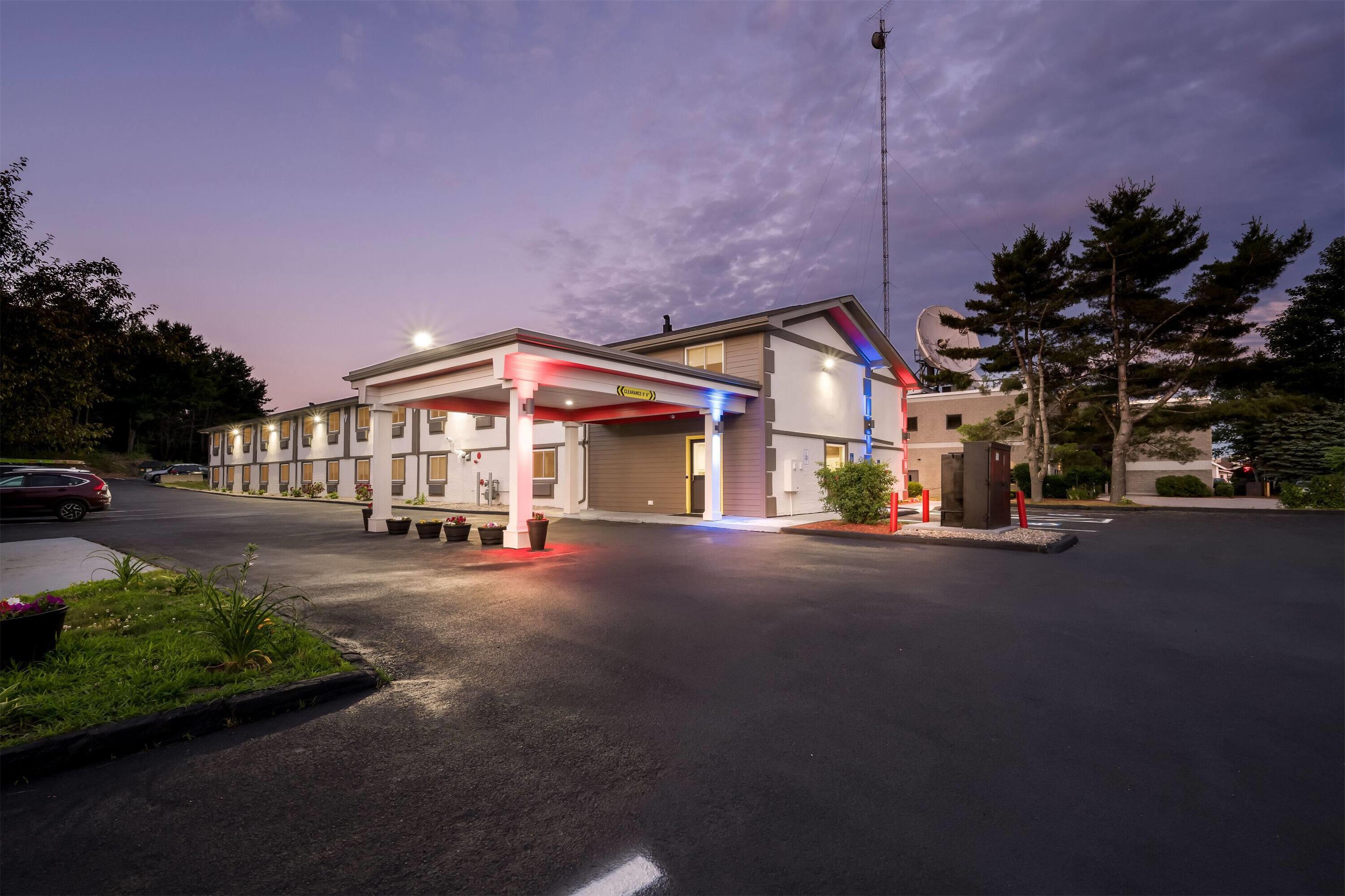 Exterior | Super 8 by Wyndham Lewiston Auburn Area