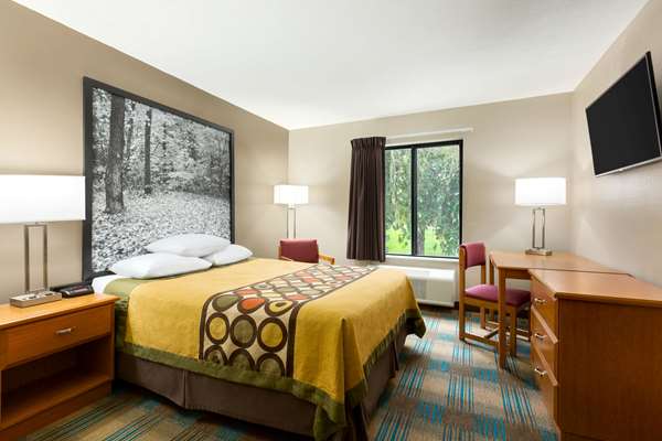  - Super 8 Hotel Hannibal