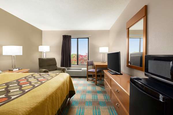  - Super 8 Hotel Hannibal