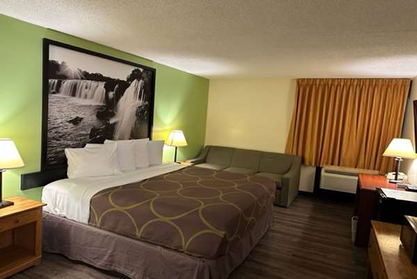  - Super 8 Hotel Branson