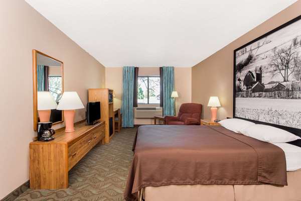  - Super 8 Motel Dodgeville