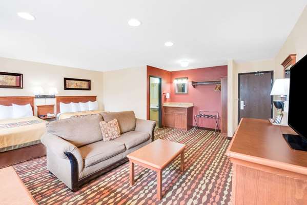 Suite - Super 8 Hotel Grand Forks - I-29, Exit 141