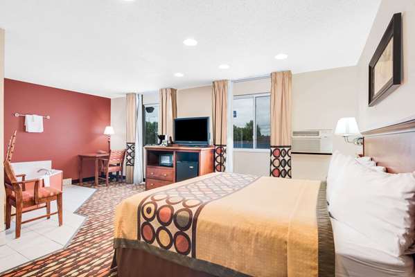 Suite - Super 8 Hotel Grand Forks - I-29, Exit 141