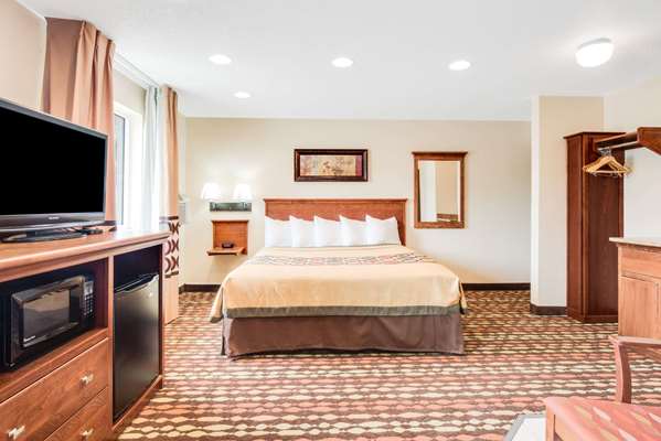 Suite - Super 8 Hotel Grand Forks - I-29, Exit 141