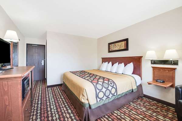 - Super 8 Hotel Grand Forks - I-29, Exit 141