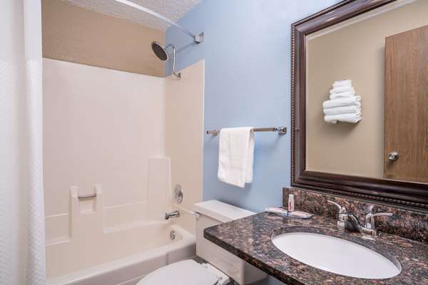  - Super 8 Hotel Bismarck - I-94, Exit 159