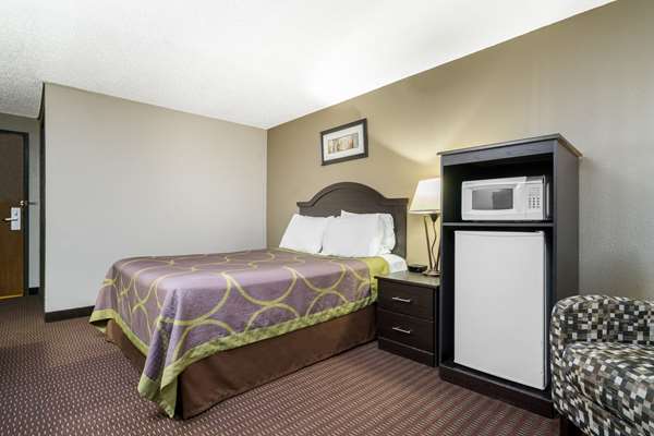  - Super 8 Hotel Bismarck - I-94, Exit 159