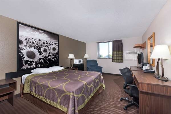  - Super 8 Hotel Bismarck - I-94, Exit 159