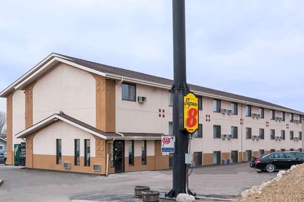 Exterior view - Super 8 Hotel Bismarck - I-94, Exit 159