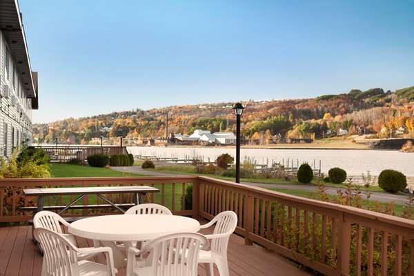 Exterior view - Super 8 Motel Houghton