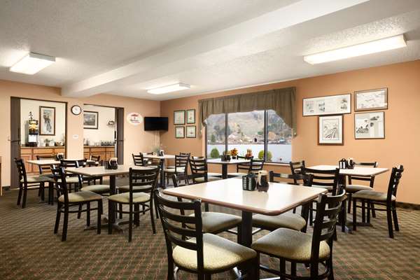 Restaurant - Super 8 Motel Houghton