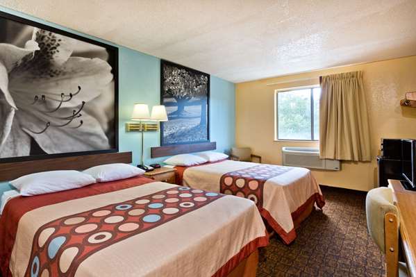  - Super 8 Hotel Lexington Park California