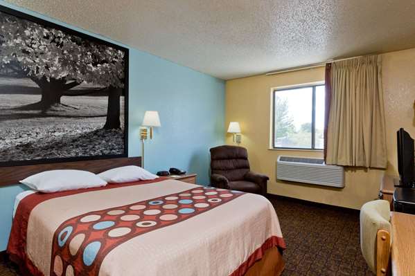  - Super 8 Hotel Lexington Park California