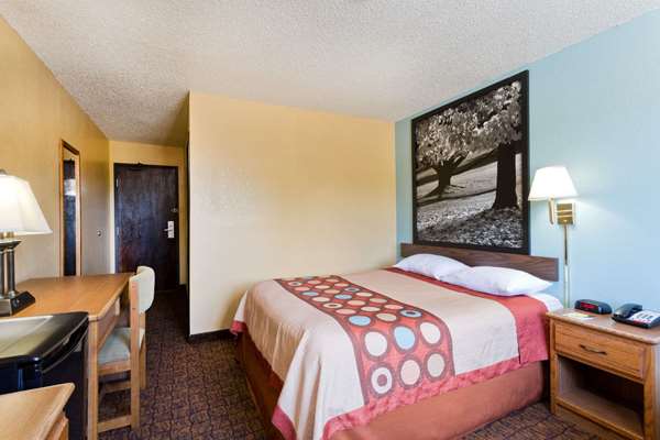  - Super 8 Hotel Lexington Park California