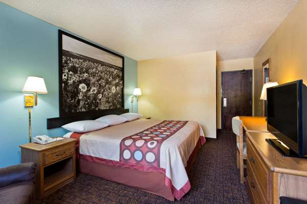  - Super 8 Hotel Lexington Park California