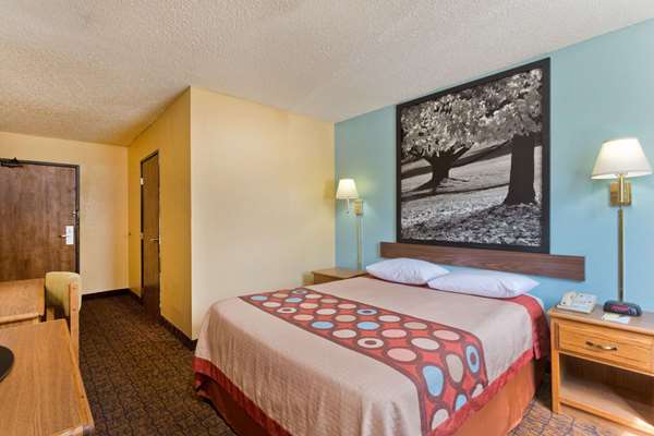  - Super 8 Hotel Lexington Park California