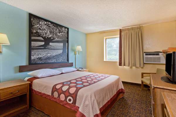  - Super 8 Hotel Lexington Park California
