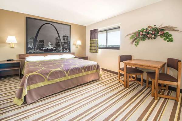 Suite - Super 8 Hotel Nevada