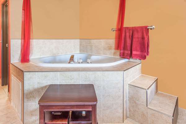  - Super 8 Hotel Imlay City