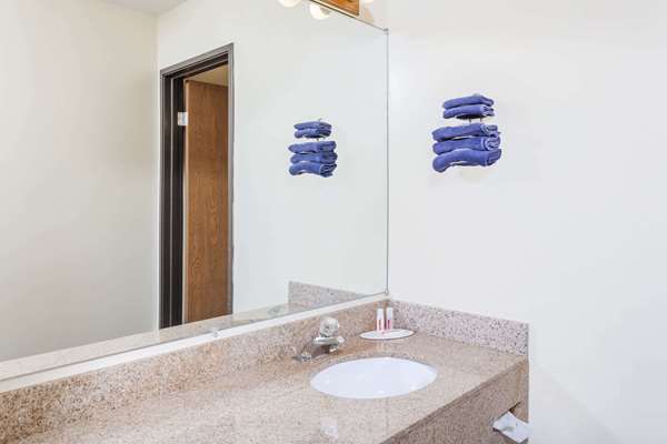  - Super 8 Hotel Imlay City