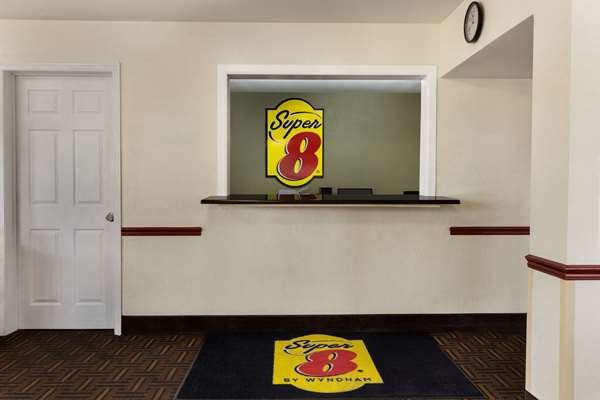  - Super 8 Hotel Miner Area Sikeston - I-55, Exit 67