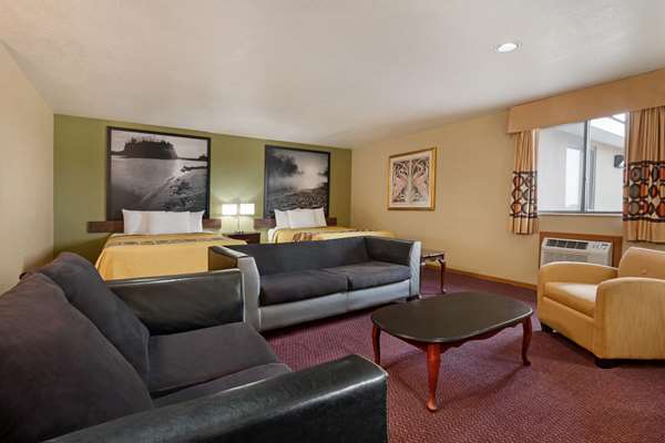 Suite - Super 8 Hotel Miner Area Sikeston - I-55, Exit 67