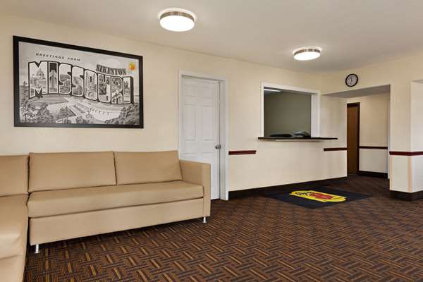  - Super 8 Hotel Miner Area Sikeston - I-55, Exit 67